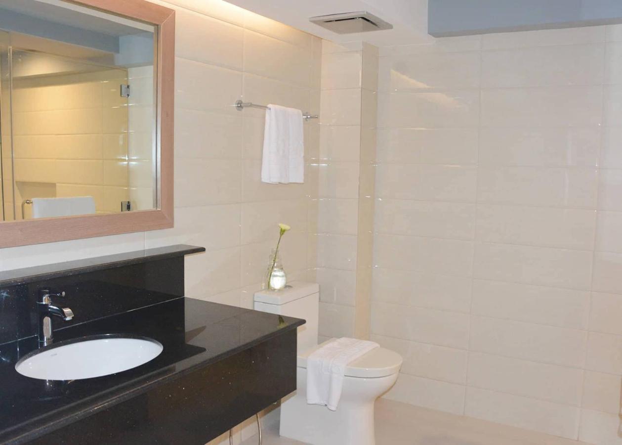 Commander Suites De Boracay Manoc-Manoc Exterior foto